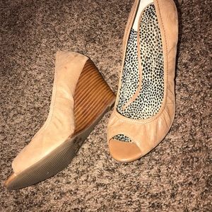 Jessica Simpson wedges